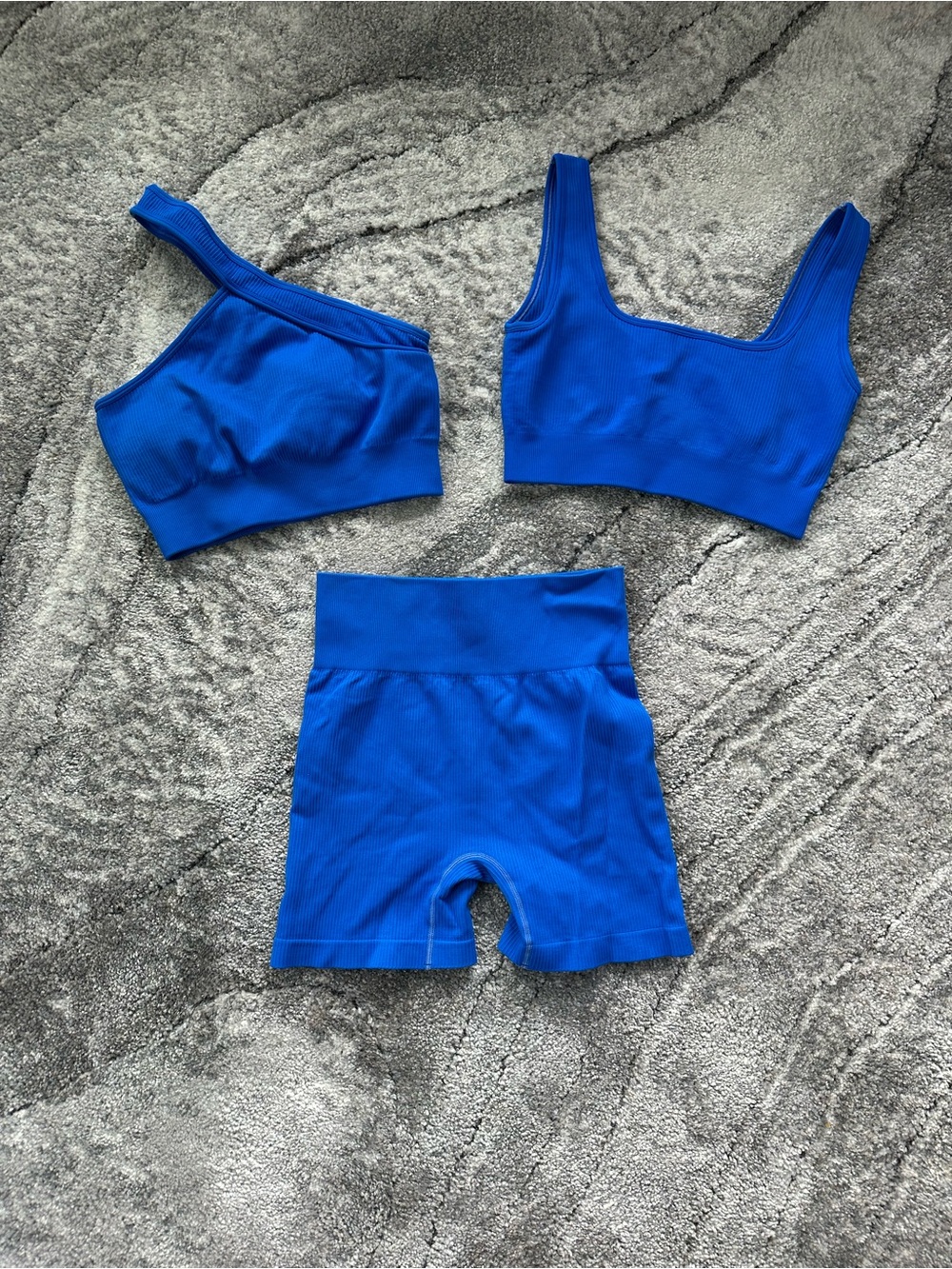 Women’s workout set- Top (2) and Shorts
